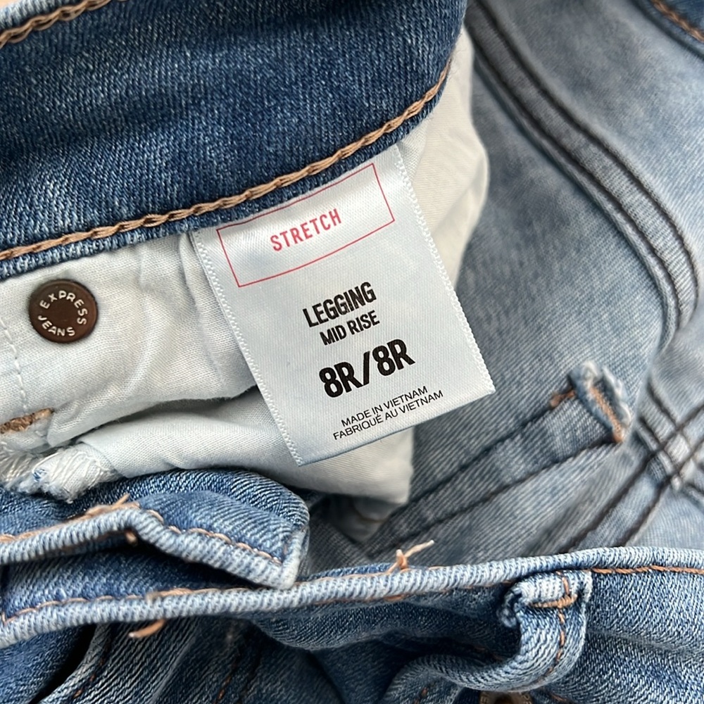 Express Mid Rise Stretch Legging Jean - Picture 8 of 8